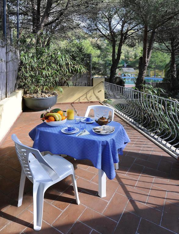 Aparthotel Abbaechelu Santa Margherita di Pula Zimmer foto