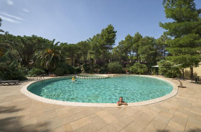 Aparthotel Abbaechelu Santa Margherita di Pula Exterior foto